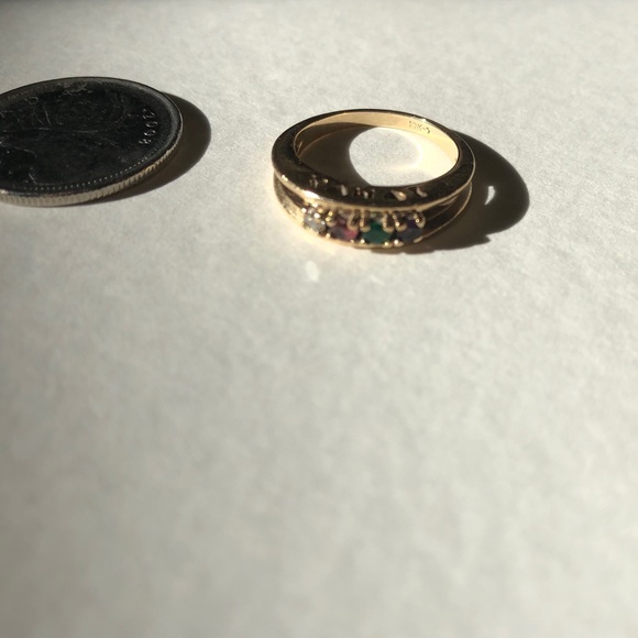 10K ‘I ❤️ MOM’ Gold Ring - Picture 2 of 5